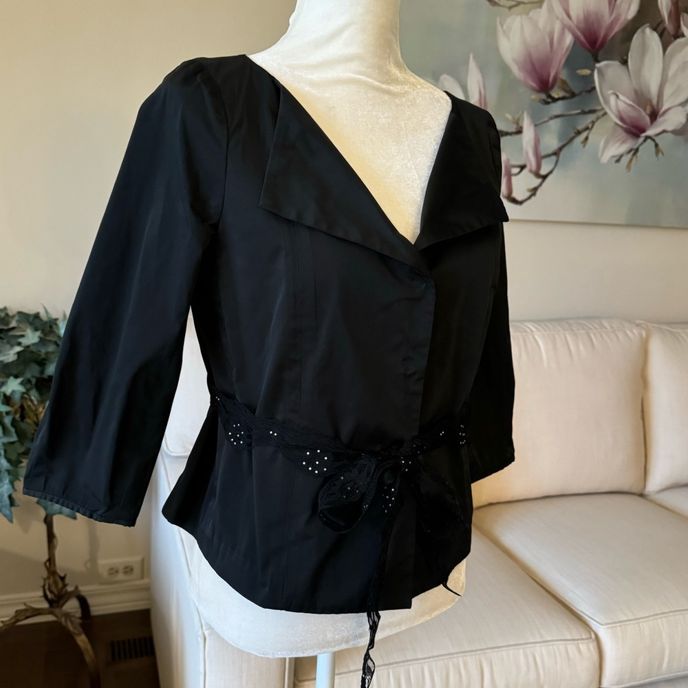 Theory Cropped Belted Blazer - Picture 2 of 16